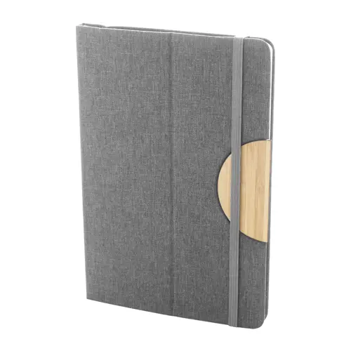 Block notes A5 con copertina in RPET e 80 fogli a righe in carta riciclata con inserto in bambù portacellulare