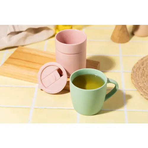 Tazza in ceramica colorata finitura esterna opaca e interna lucida in confezione in cartoncino kraft 280ml