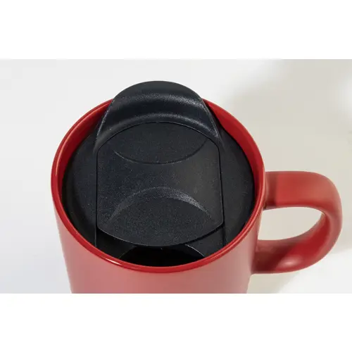 Tazza in ceramica con base in sughero coperchio in PP finitura esterna opaca ed interna lucida confezione in cartoncino kraft 325ml