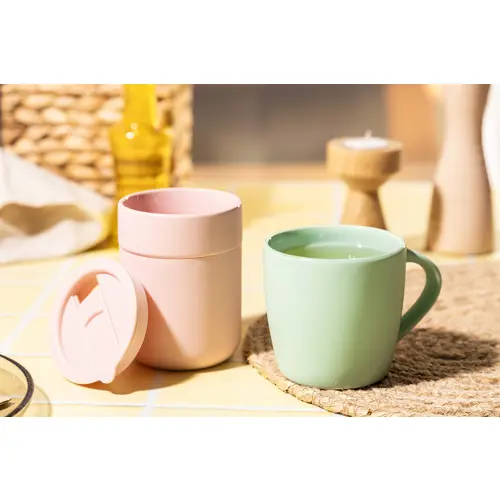 Tazza da viaggio da 300ml in ceramica rivestita con silicone e coperchio in plastica PP