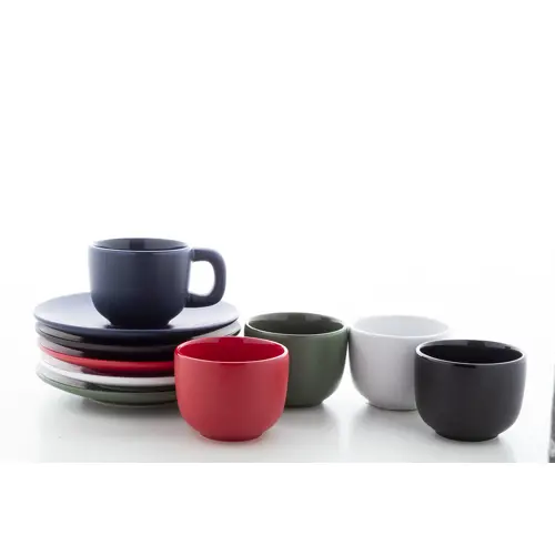 Set tazzine da caffè in ceramica con finitura opaca con piattini e scatola bianca da 85ml