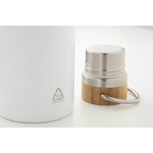 Borraccia doppia parete in acciaio inox riciclato con coperchio in bambù e manico 500ml