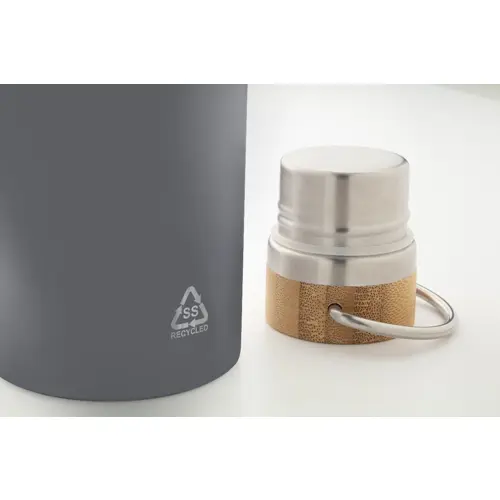 Borraccia doppia parete in acciaio inox riciclato con coperchio in bambù e manico 500ml