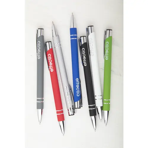 Penna a sfera in alluminio con finitura gommata speciale per incisione con meccanismo a scatto e refill blu