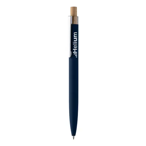 Penna a sfera in alluminio riciclato finitura gommata pulsante in bambù e clip cromata con refill blu