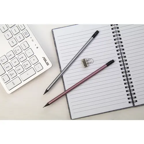 Matita HB temperata in legno di colore nero con finitura metallizzata e gomma nera