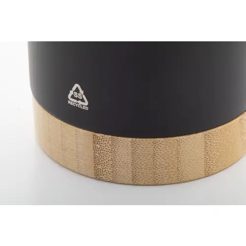 Tazza termica da 600ml in acciaio inox riciclato con base in bambù e coperchio in plastica AS