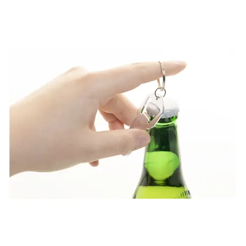 Portachiavi in alluminio riciclato con apribottiglie e inserto gettone per carrello spesa