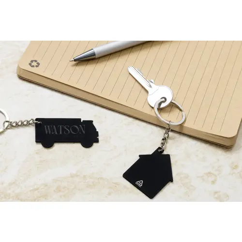 Portachiavi in acciaio riciclato a forma di camion con finitura gommata