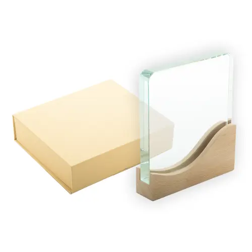 Trofeo in vetro con base ondulata in legno di faggio con confezione regalo