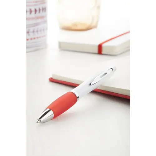 Penna a sfera in plastica con corpo bianco e impugnatura in gomma colorata con meccanismo a scatto e refill blu