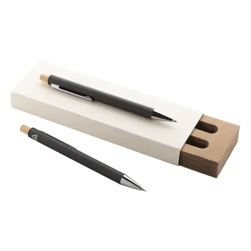 Set composto da penna a sfera e matita meccanica in alluminio riciclato pulsanti in bambù e refill blu in scatola kraft