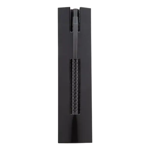 Penna a sfera in metallo con decorazione simil carbonio sul corpo refill blu