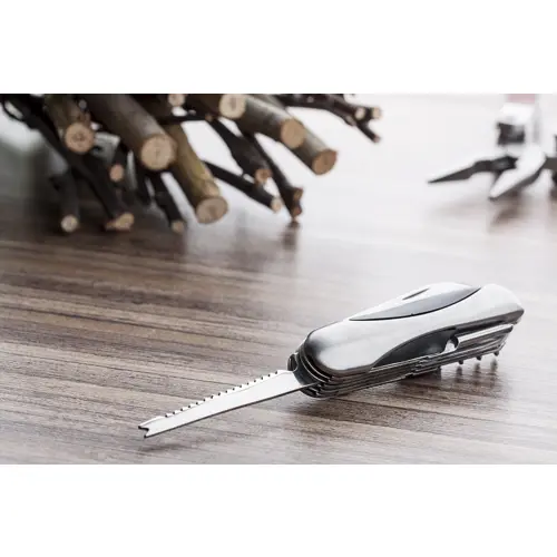 Coltello tascabile in metallo ad 11 funzioni ed inserto in plastica 90×25×15 mm
