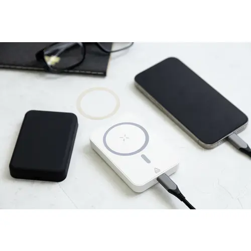 Power Bank wireless magnetico in ABS riciclato con porta USB-C da 5000mAh