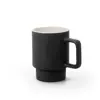 Tazza in ceramica colorata impilabile da 330ml con finitura opaca e scatola regalo in carta kraft