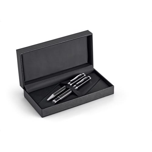 Set penna roller e penna a sfera in metallo e fibra di carbonio con refill nero in confezione regalo imbottita