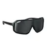 Occhiali da sole design con lenti specchiate UV400