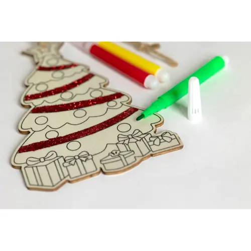 Decorazione a forma Albero di Natale da colorare con pennarelli colorati