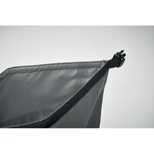 Zaino in RPET impermeabile con chiusura roll up in poliestere 210D da 30L 37X55CM