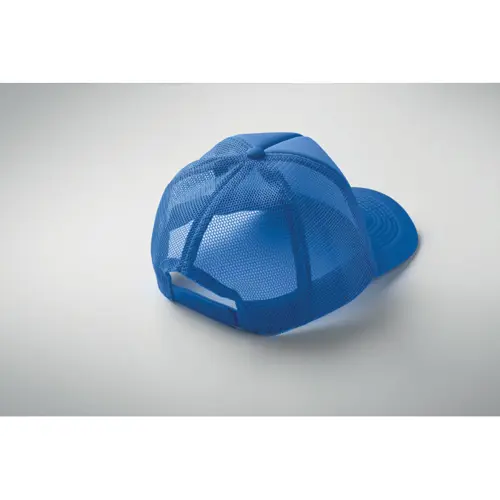 Cappellino trucker con visiera in poliestere a 5 pannelli con retinatura e chiusura regolabile in plastica
