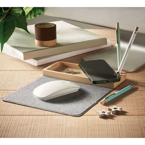 Caricabatterie wireless e organizer in bambù con supporto per telefono tappetino per mouse pieghevole in RPET