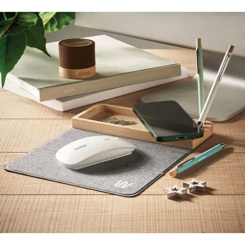 Caricabatterie wireless e organizer in bambù con supporto per telefono tappetino per mouse pieghevole in RPET