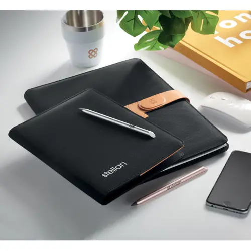 Cartella conferenze A4 RPET con dettagli in ecopelle