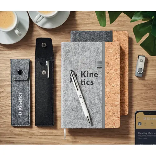 Astuccio in feltro RPET con chiusura a bottone automatico