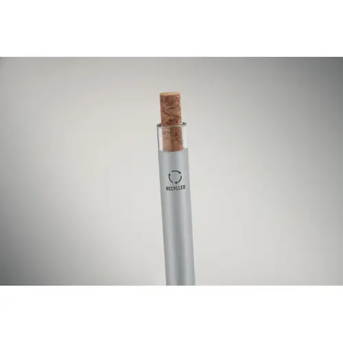 Penna a sfera in alluminio riciclato con pulsante in sughero e clip in metallo refill blu