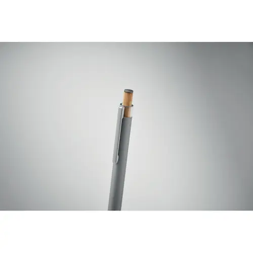 Penna in alluminio riciclato con pulsante in bambù e refill blu