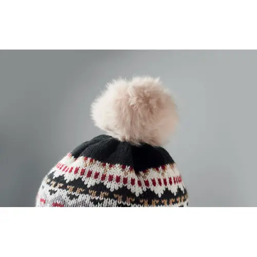 Cappello lavorato a maglia con copriorecchie