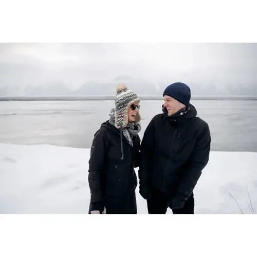 Cappello unisex in maglia in acrilico e poliestere con isolamento interno