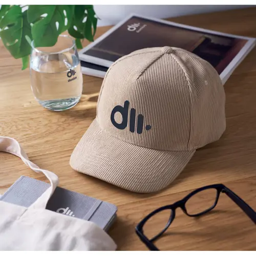 Cappellino con visiera in velluto a coste di poliestere a 5 pannelli con fibbia in metallo 220gr