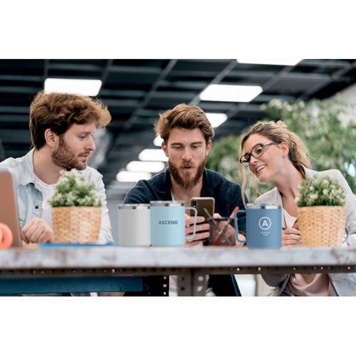 Tazza termica con coperchio e interno in acciaio inox riciclato e esterno in PP ricilato da 400 ml