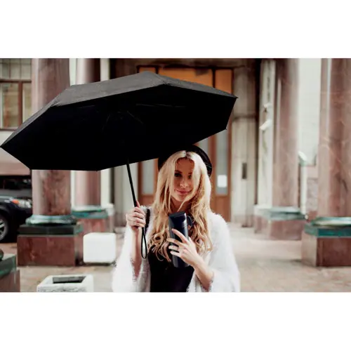 Set regalo composto da ombrello e borraccia in confezione regalo