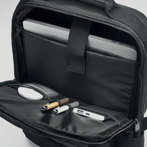 Zaino porta pc da 16" in poliestere riciclato 300D con spallacci imbottiti e cavo di ricarica USB