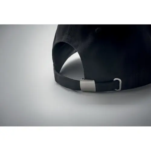 Cappellino con visera in cotone da 260gr a 5 pannelli e fibbia in acciaio argentato 