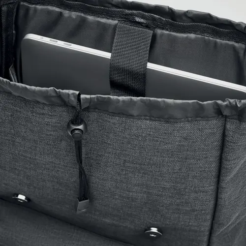 Zaino porta pc da 15'' in poliestere 600D con chiusura a calamita e cavo per ricarica USB