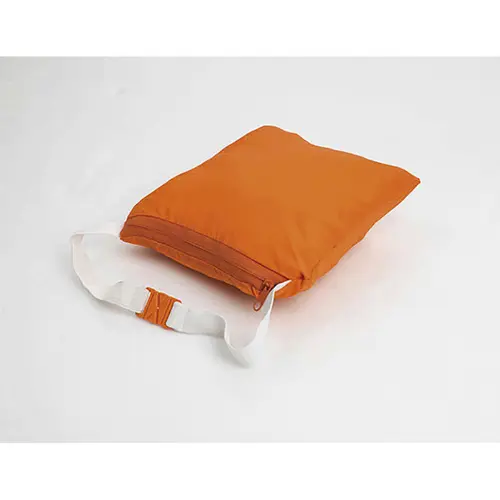 Giacca a vento da adulto unisex colori assortiti impermeabile con sistema pieghevole in bag ed elastici da allacciare in vita e cappuccio a scomparsa in nylon 210gr