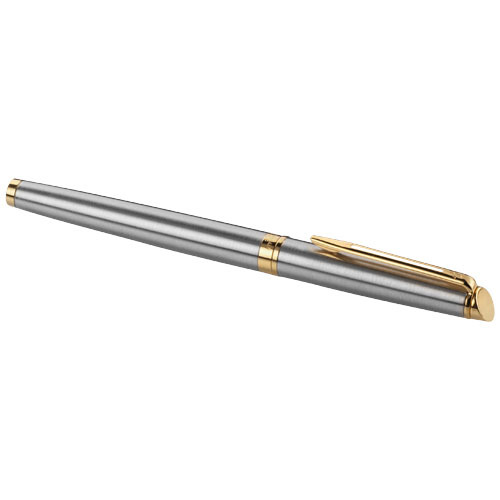 Penna roller a marchio Waterman in alluminio disponibil con due rifiniture oro e argento con cappuccio in confezione regalo e refill nero