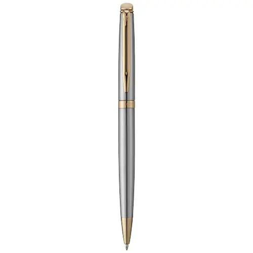 Penna a sfera a marchio Waterman in alluminio disponibile con rifiniture color oro o argento con meccanismo a rotazione in confezione regalo e refill blu