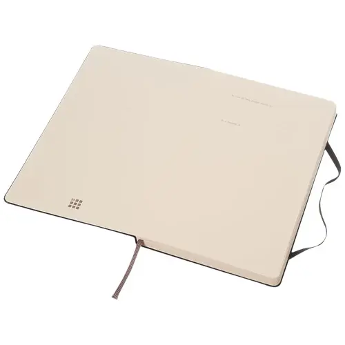 Block note Moleskine con copertina rigida e fogli puntinati color avorio 13x21cm