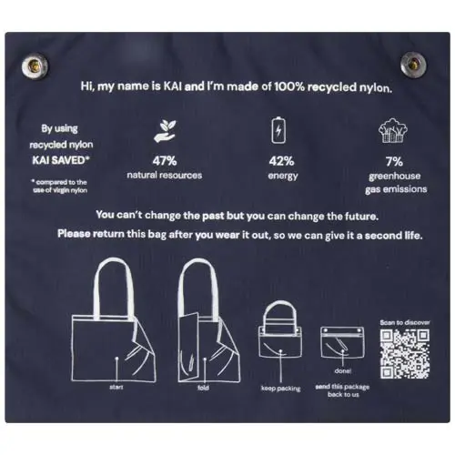 Shopper in materiale riciclato certificato GRS richiudibile tramite una tasca 43x34cm