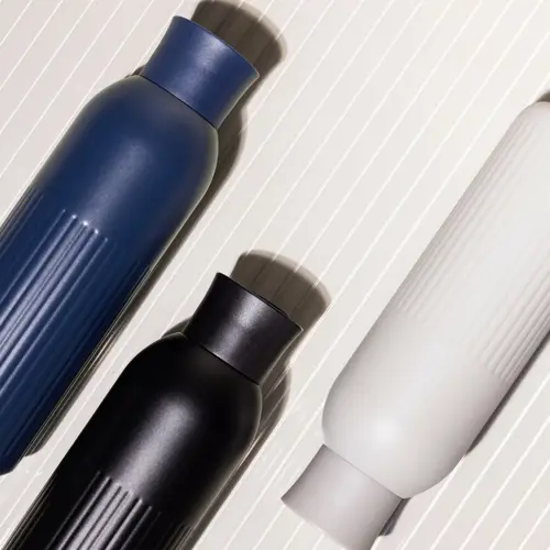 Borraccia Sagaform Tekla Push da 500ml in acciaio con tappo a pressione riciclato