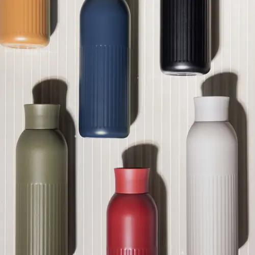 Borraccia Sagaform Tekla Push da 500ml in acciaio con tappo a pressione riciclato