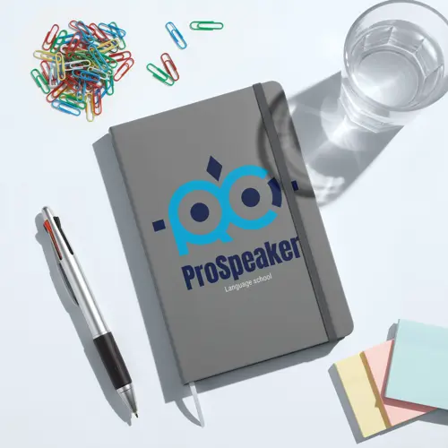 Penna a sfera in plastica disponibile in vari colori con 4 refill nero rosso blu e verde