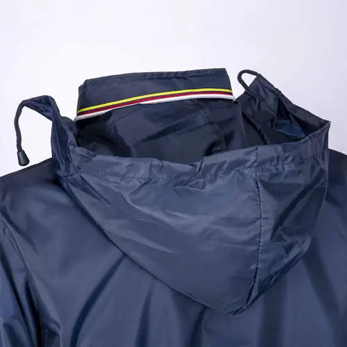 Giacca impermeabile con cappuccio a scomparsa 2 tasche frontali richiudibile a marsupio