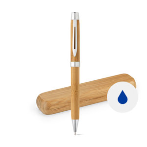 Penna a sfera in bambù con finiture in metallo e meccanismo a rotazione e in confezione in bambù coordinato a refill blu