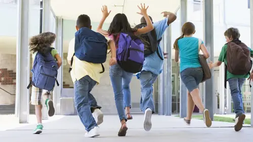 Celebra la Fine dell'Anno Scolastico e Sportivo con i Gadget Perfetti per Alunni: Crea Ricordi Indimenticabili!